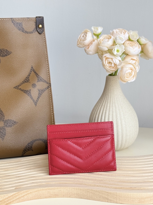 イヴサンローラン財布背面デザイン